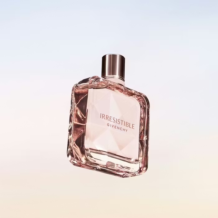 GivenchyIRRESISTIBLEPerfumed Bath & Shower Oil 200ml 3 GivenchyIRRESISTIBLEPerfumed Bath & Shower Oil 200ml