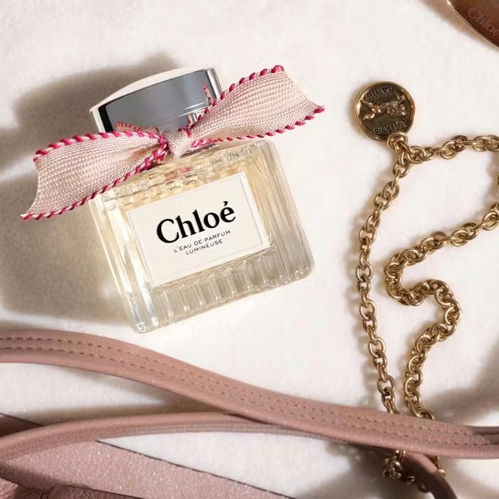 ChloéCHLOE SIGNATURE LUMINEUSEEau De Parfum 150ml Refill 5 ChloéCHLOE SIGNATURE LUMINEUSEEau De Parfum 150ml Refill