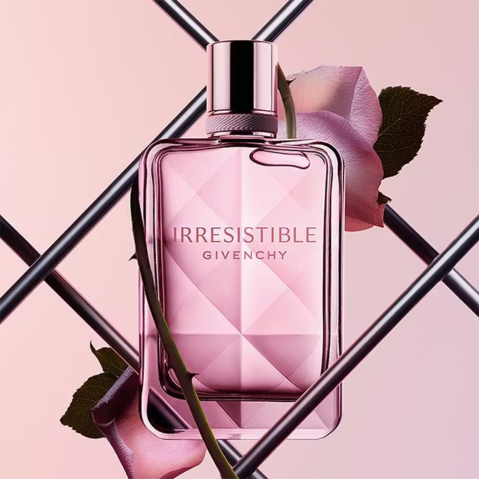 GivenchyIRRESISTIBLEVery Floral Eau De Parfum 80ml 2 GivenchyIRRESISTIBLEVery Floral Eau De Parfum 80ml